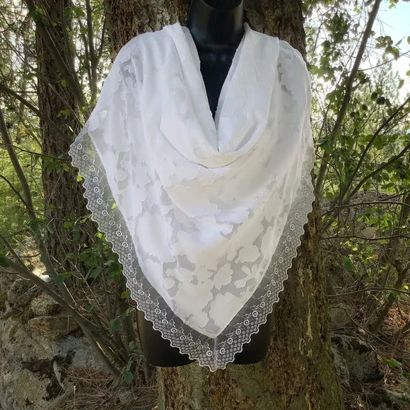 Hand Crafted Accessories Big White Square Shawl With Lace On